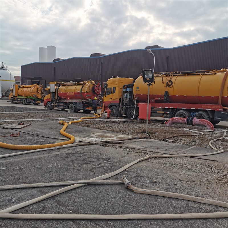 城区污水池清理